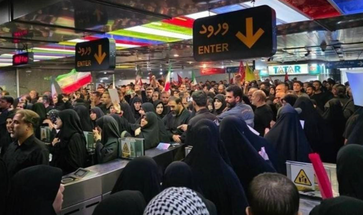 7 Juta Perjalanan Kereta Tercatat Selama Pemakaman Ali Khamenei